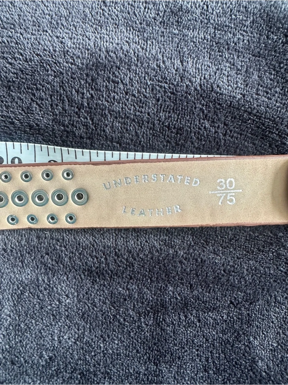 Understated Leather Hold ‘Em Belt